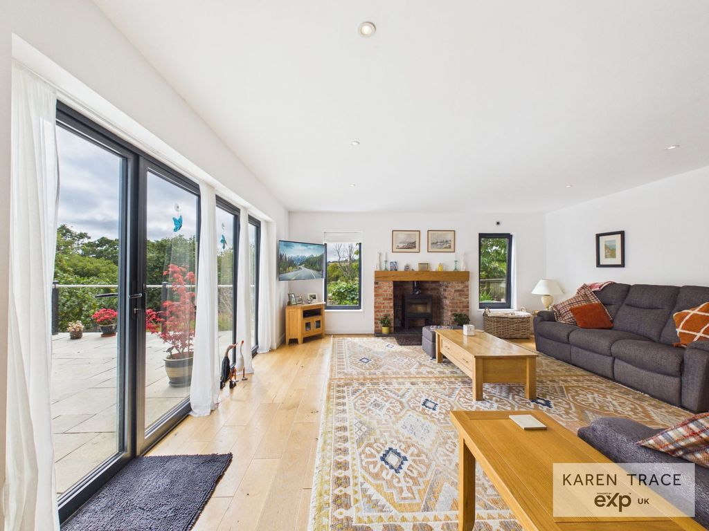 Property photo 2 of 36
