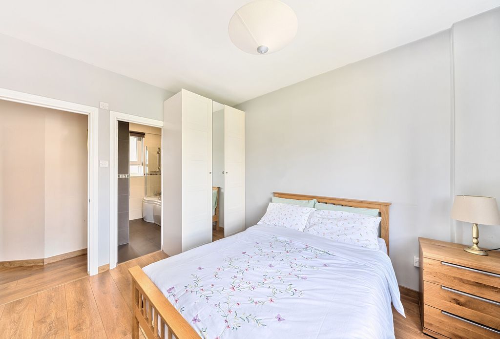 Property photo 3 of 14 6-681c906F153F0-1...