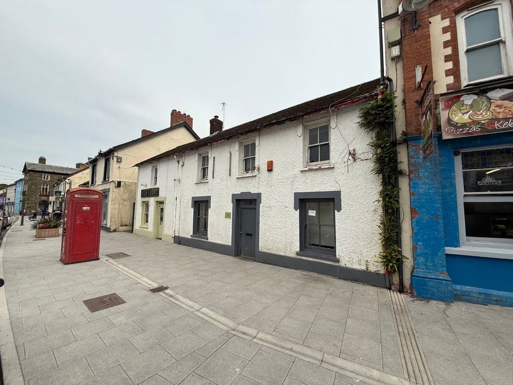 Property photo 1 of 20