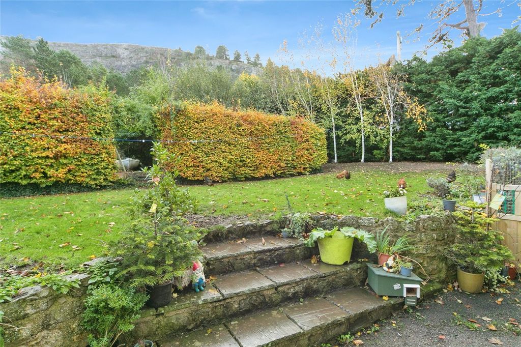 Property photo 2 of 27 Picture No. 24