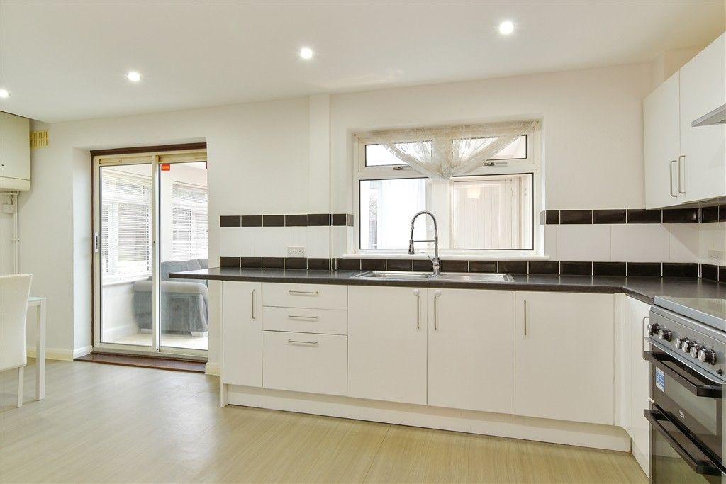 Property photo 3 of 10 Kitchen/Diner