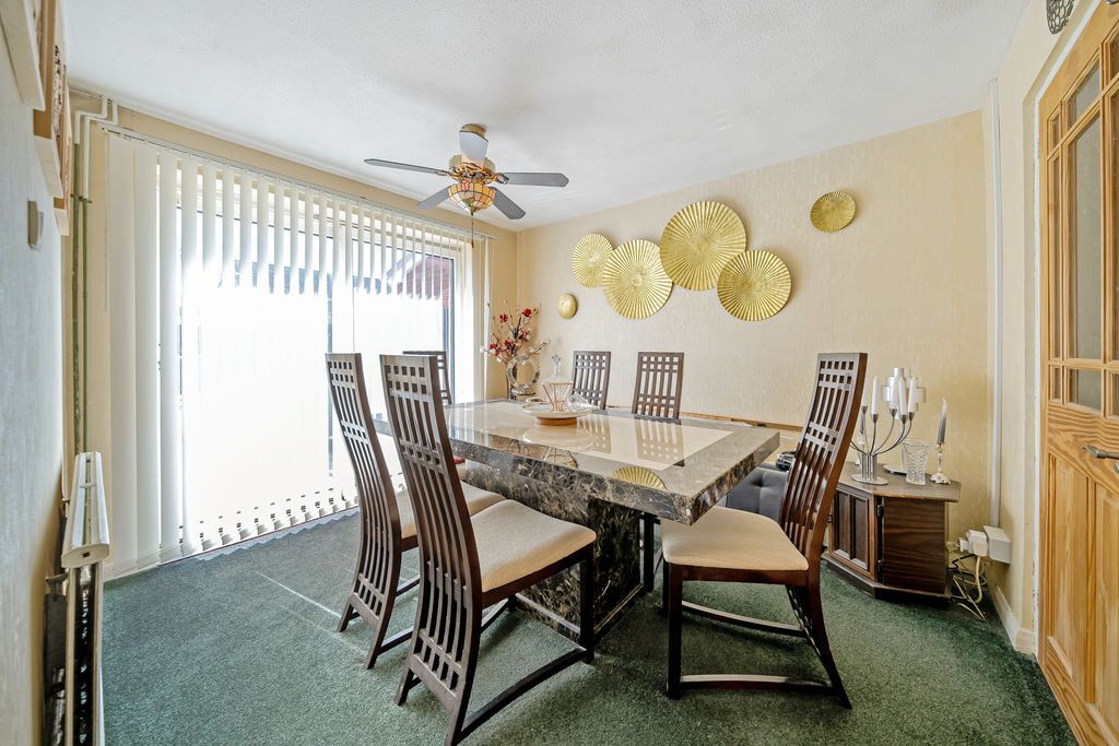 Property photo 2 of 13 Dining Room