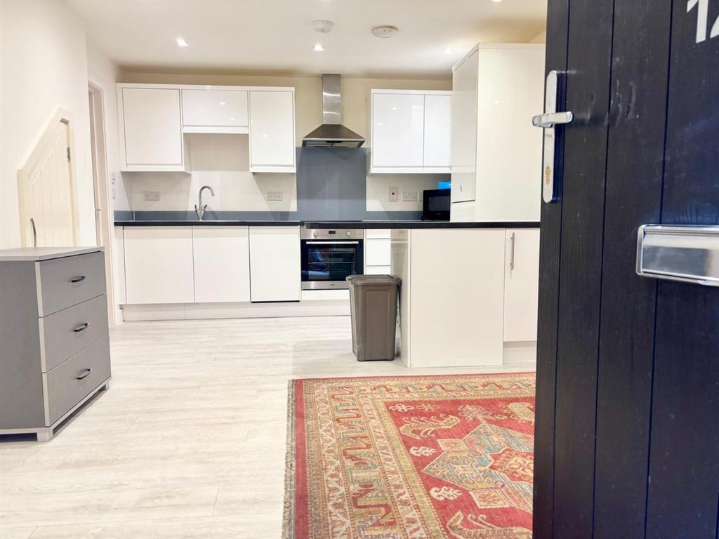 Property photo 1 of 7 1000099941.Jpg