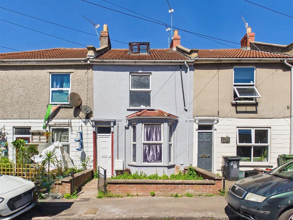 Property photo 1 of 18 Main - Two-Bedroom House For Auction, Easton (5).J