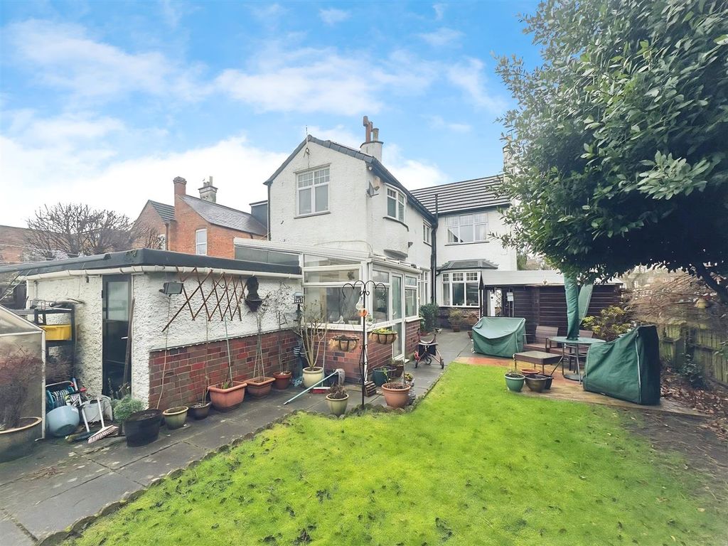 Property photo 2 of 18 Garden