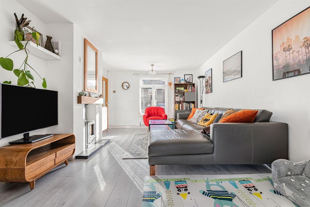 Property photo 2 of 17 23_66542.Jpg