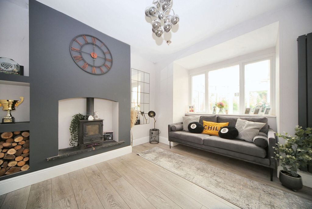 Property photo 3 of 38