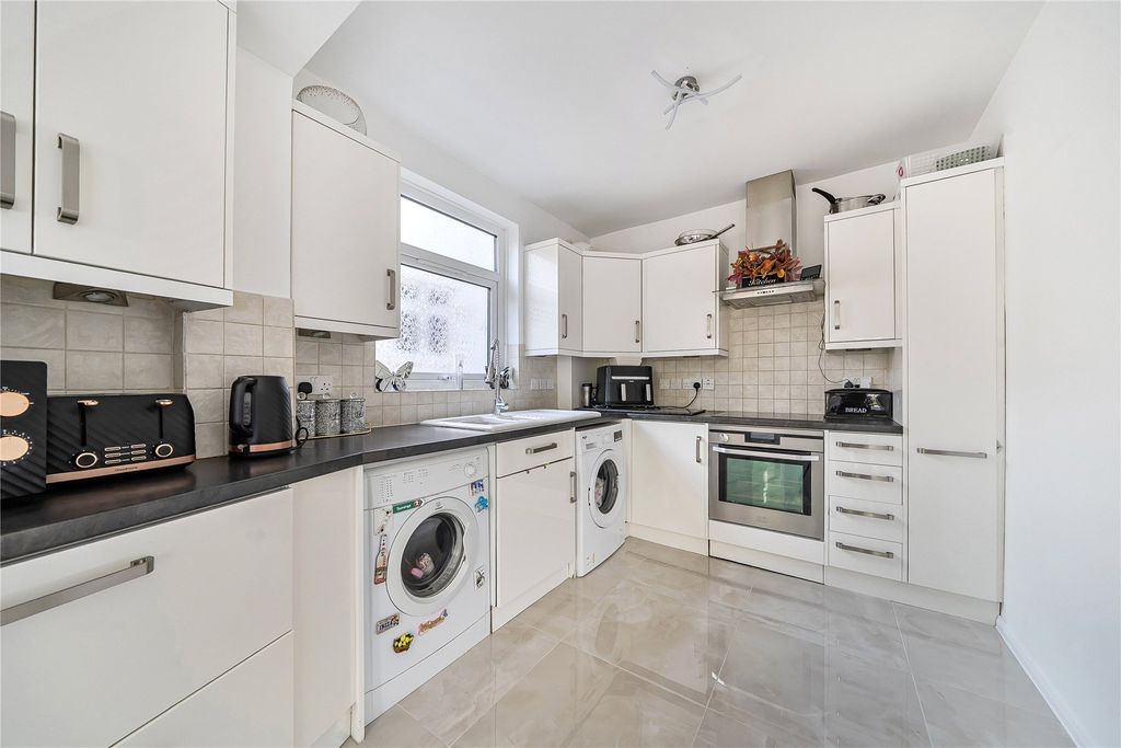 Property photo 2 of 17 Picture No. 08