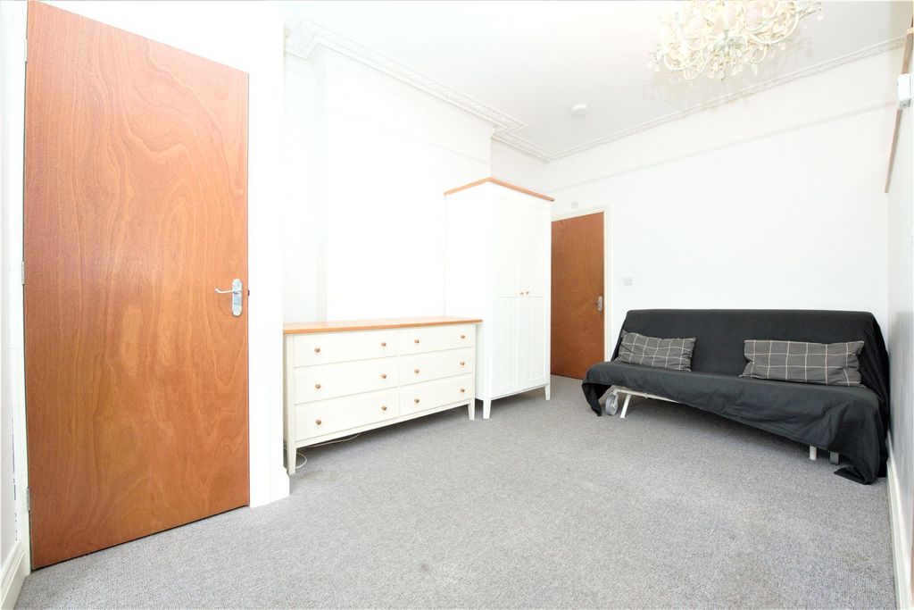 Property photo 3 of 5 Picture No. 14
