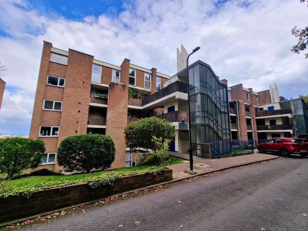 Property photo 1 of 10 Clwyd