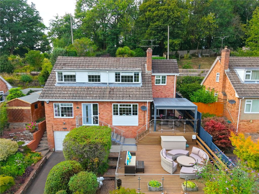 Property photo 1 of 38 Picture No. 17