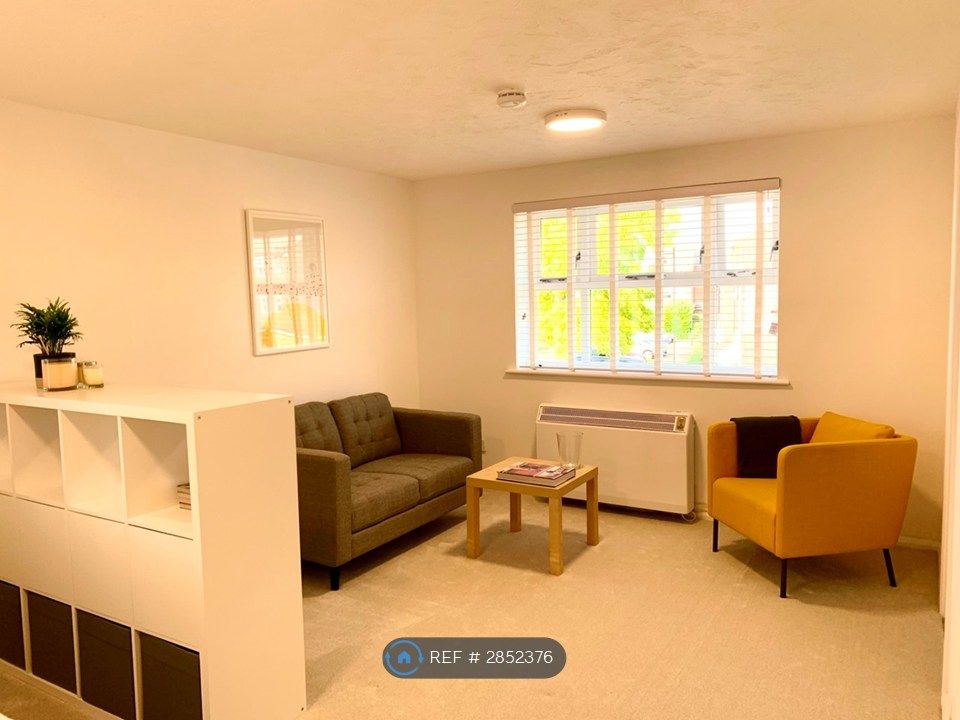 Property photo 3 of 25 Lounge View