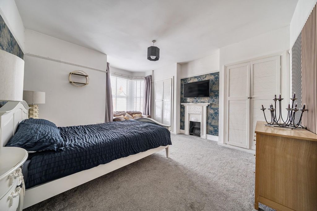 Property photo 3 of 13 1408034-19-6980A1d7090c3.Jpg