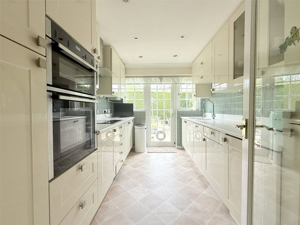 Property photo 3 of 18 Picture No. 01