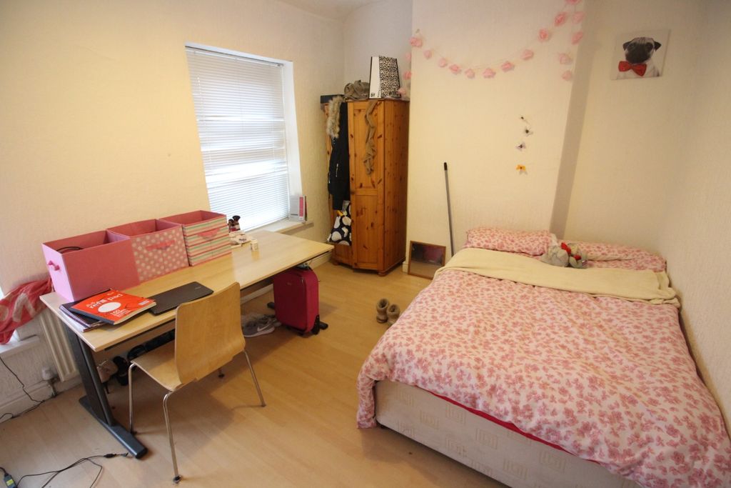Property photo 2 of 6