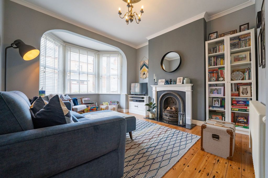 Property photo 2 of 22