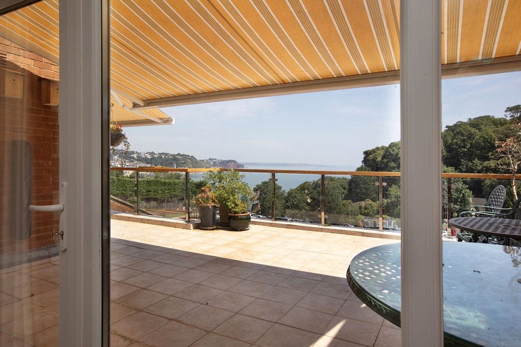 Property photo 2 of 15 Picture No. 10