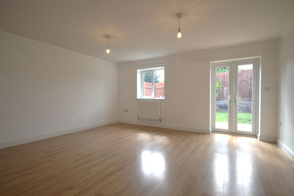 Property photo 2 of 11 Living Room