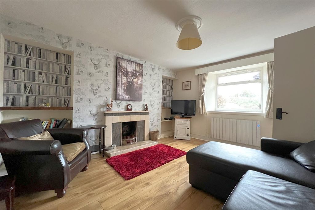 Property photo 2 of 25 Sitting Room
