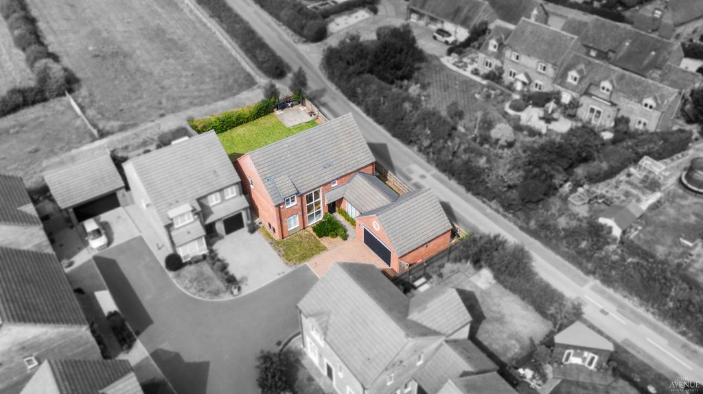 Property photo 1 of 39 4423003