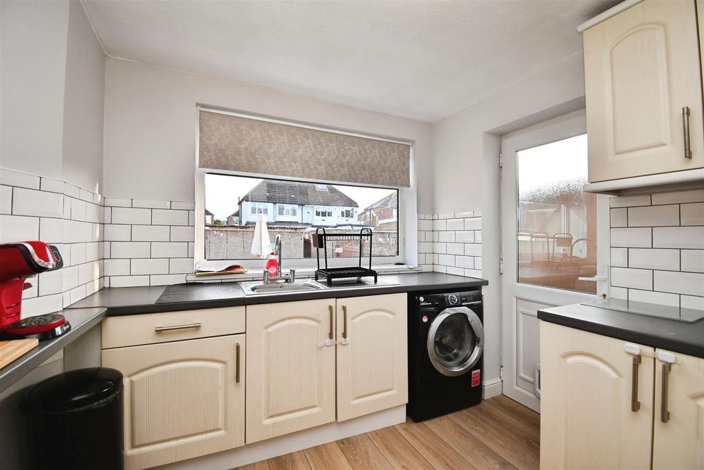 Property photo 3 of 14 Df658d88-U 20 2812 29.Jpg