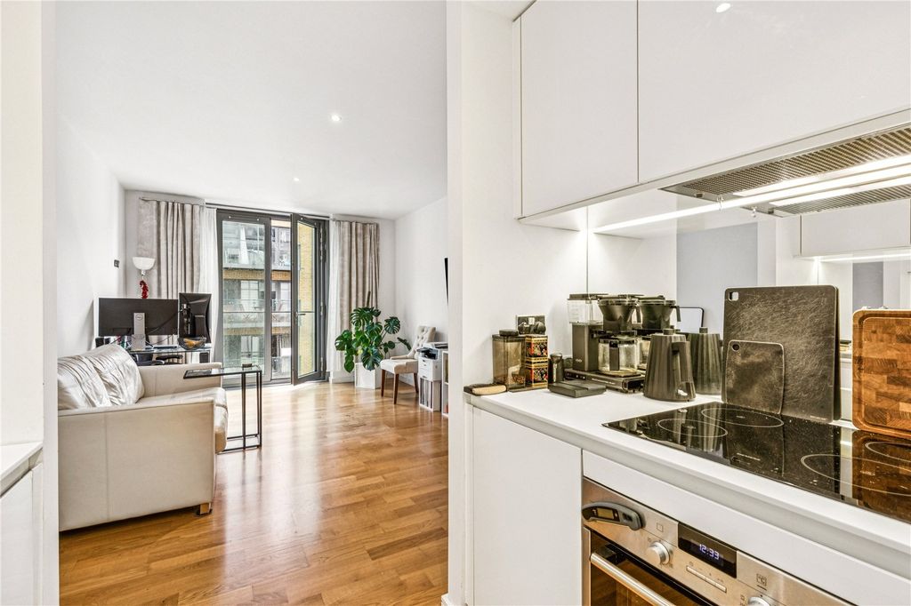 Property photo 2 of 17 Reception