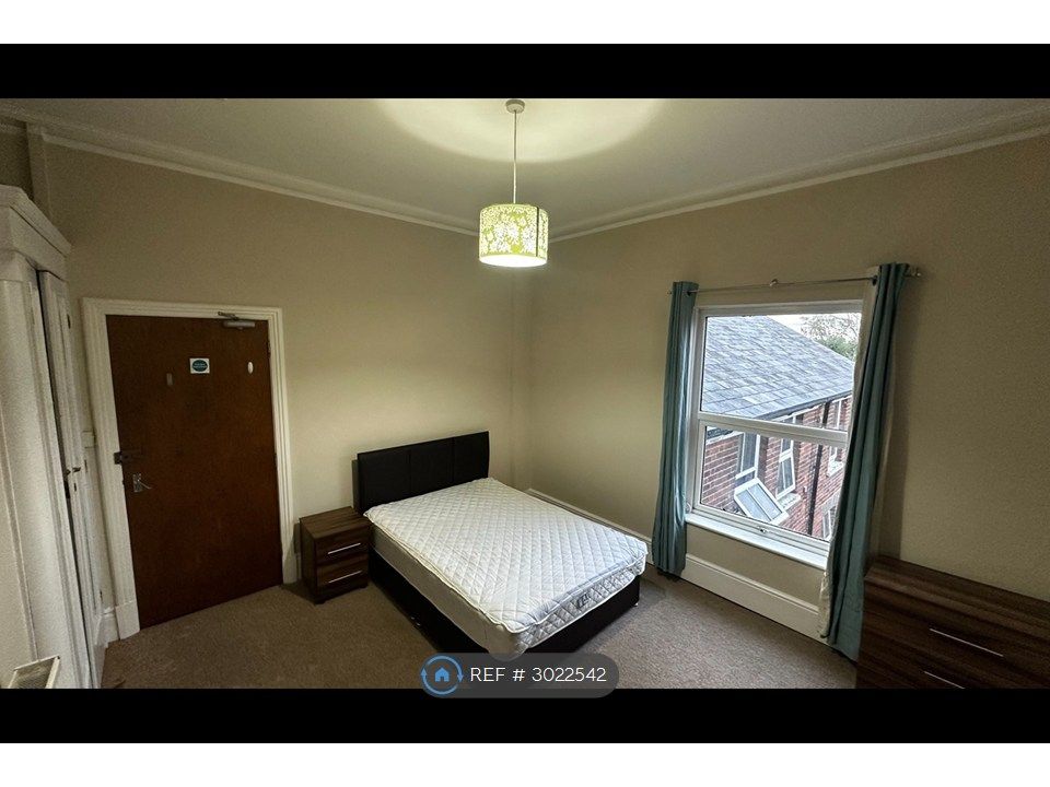 Property photo 3 of 10 Room 5