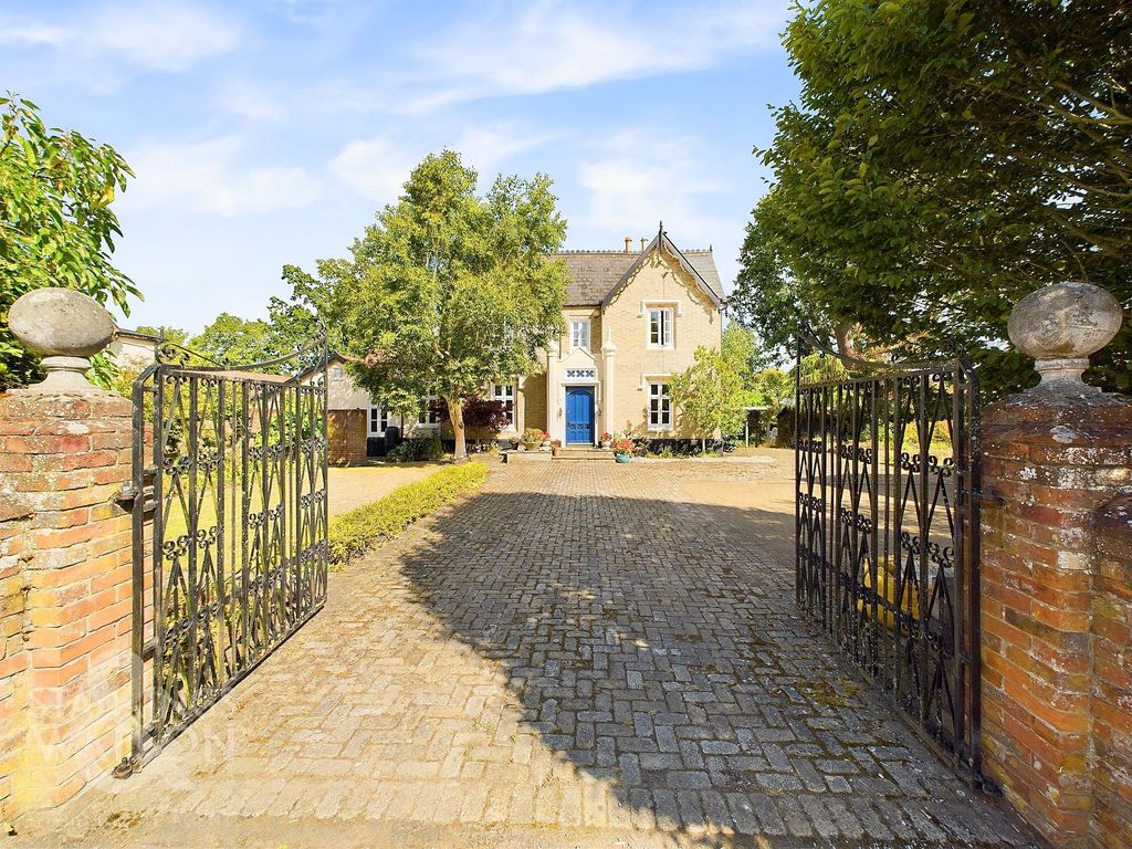 Property photo 1 of 46