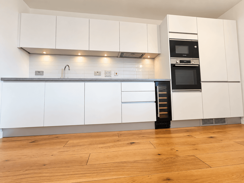 Property photo 3 of 8 Kitchen