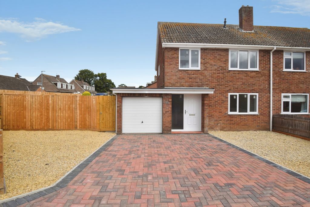 Property photo 1 of 12 External