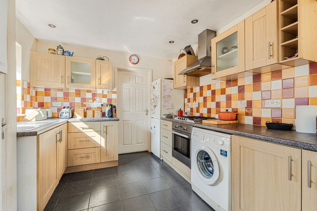 Property photo 2 of 10
