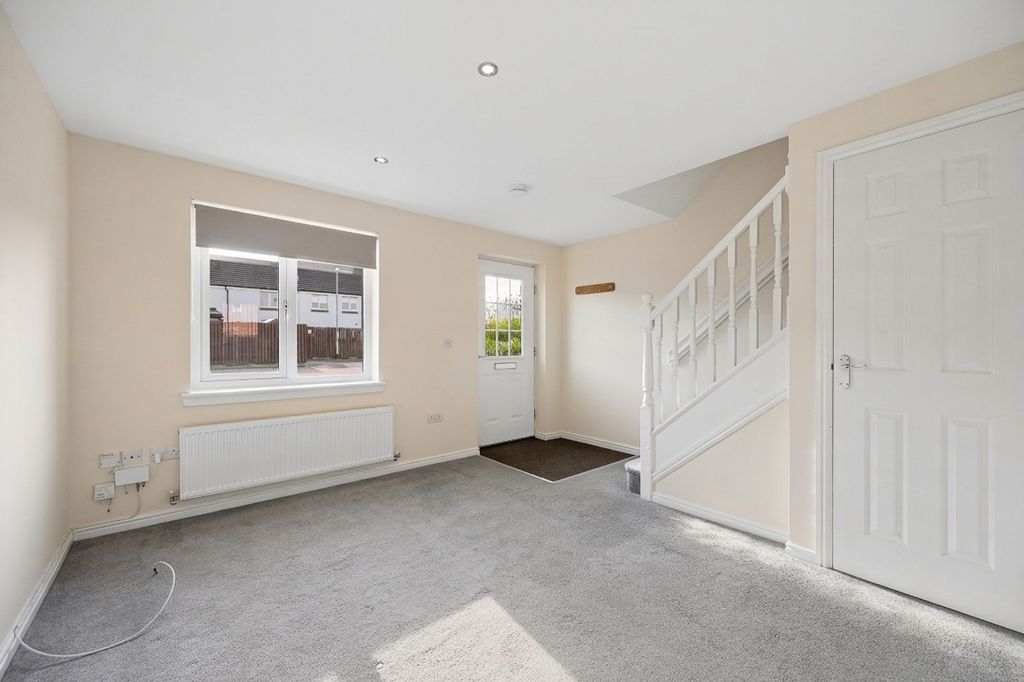 Property photo 2 of 23 Lounge