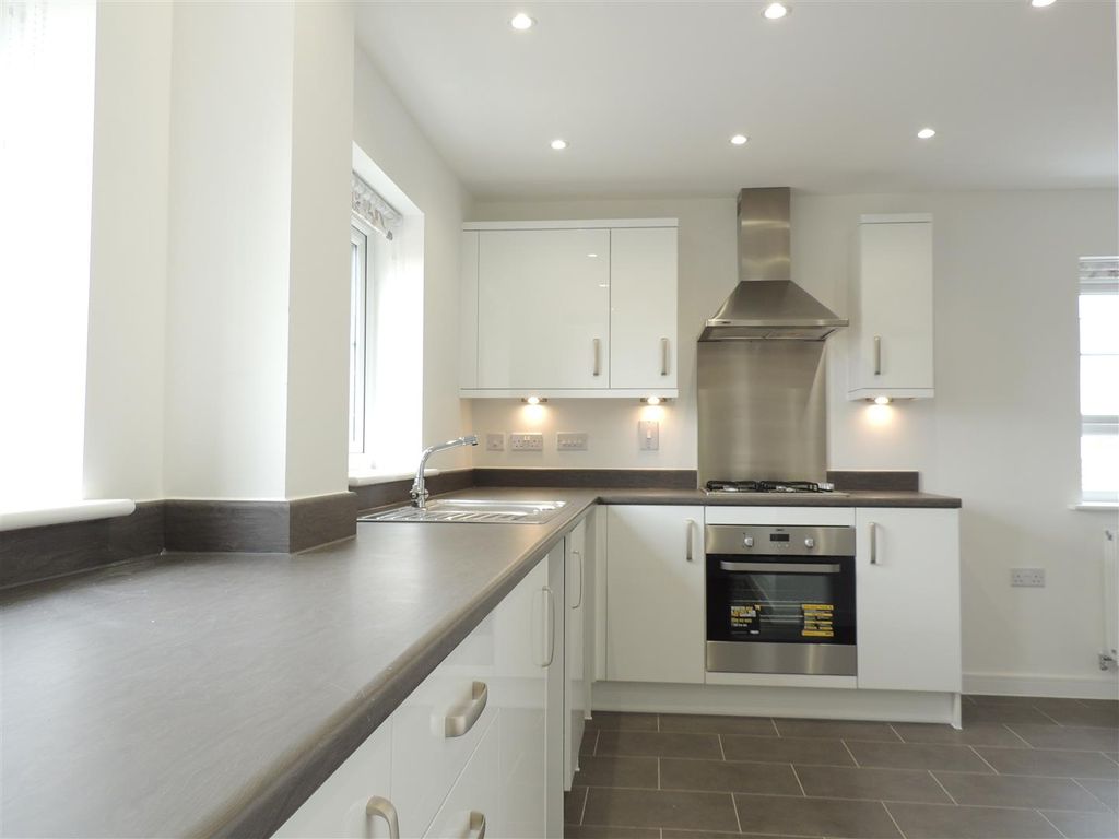 Property photo 3 of 22 Kitchen / Diner