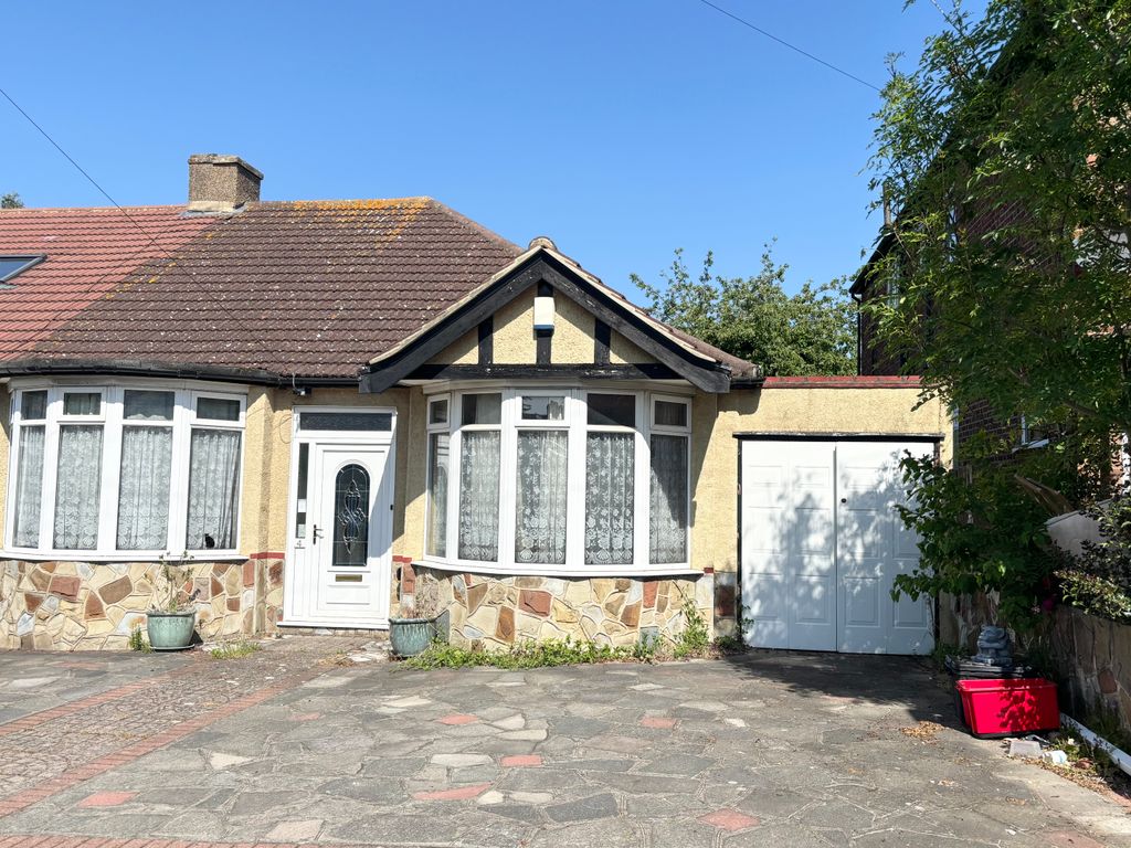 Property photo 1 of 8 Front