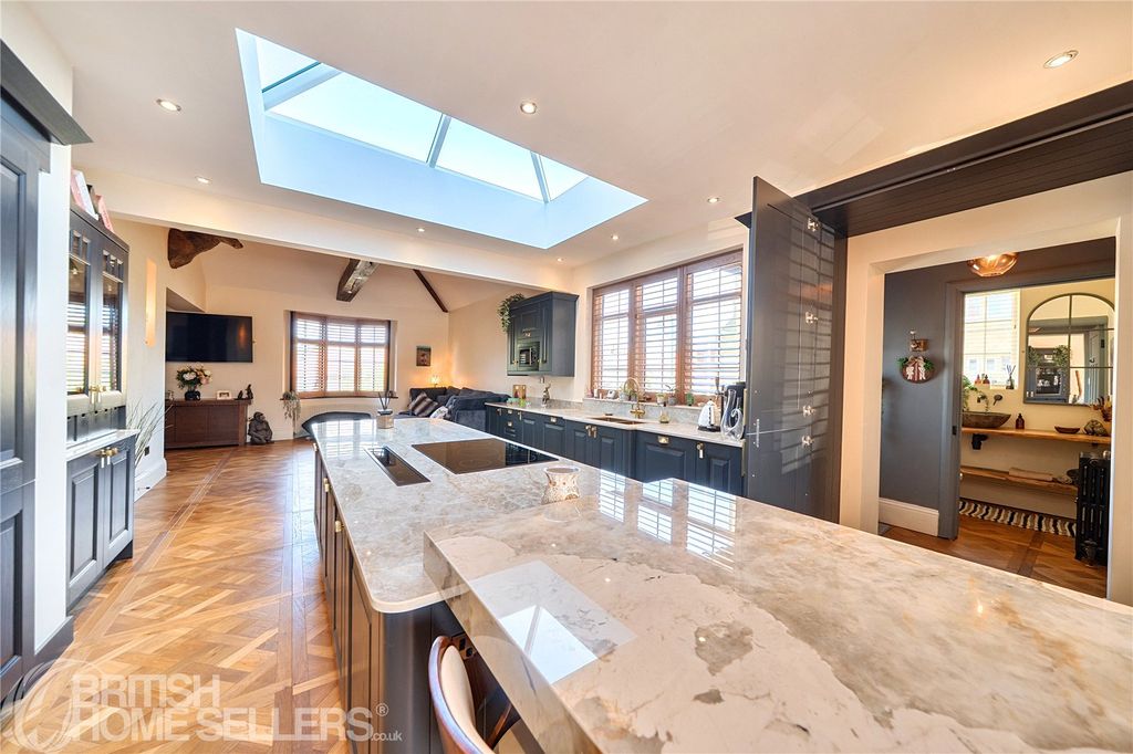 Property photo 3 of 23 Picture No. 08