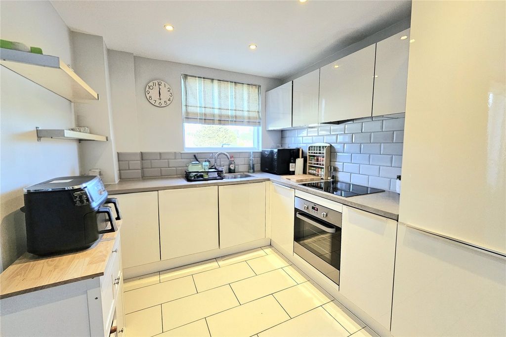 Property photo 3 of 11 Picture No. 23