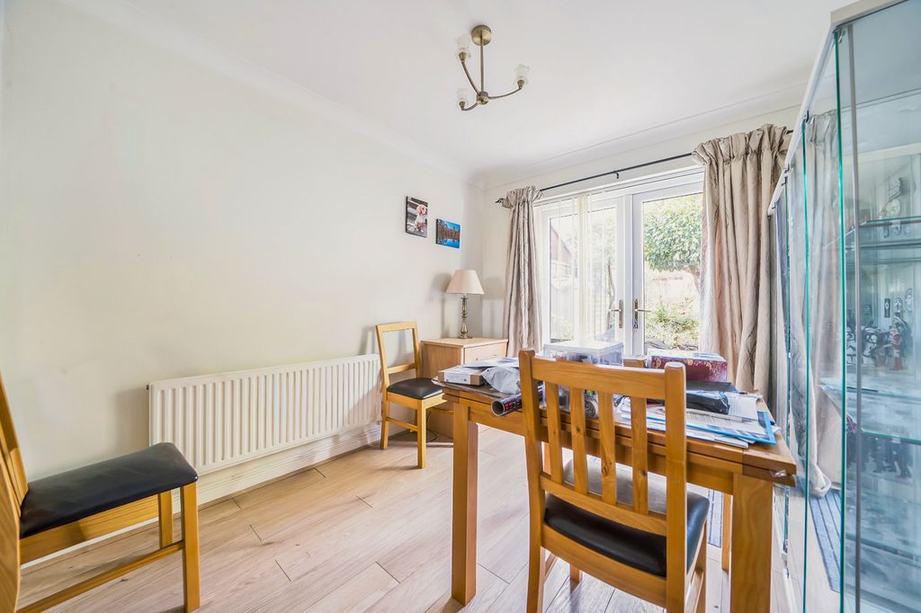 Property photo 3 of 11