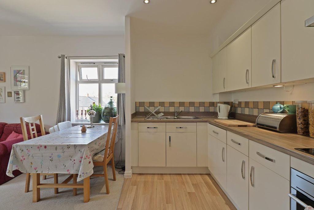 Property photo 2 of 24 Kitchen