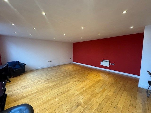 Property photo 2 of 11 Image