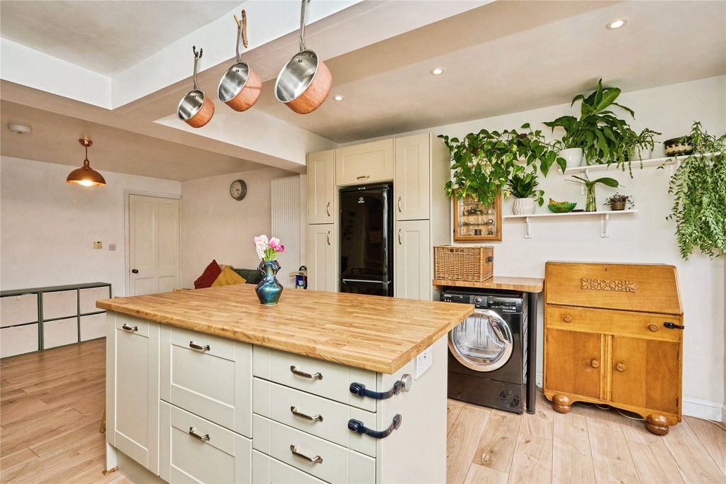 Property photo 3 of 13 Kitchen Diner