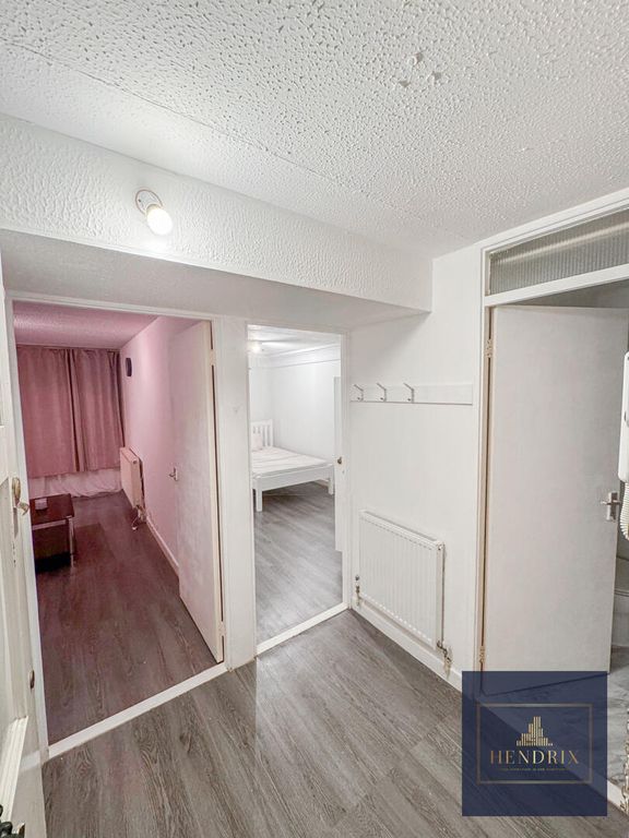 Property photo 3 of 15 Hallway