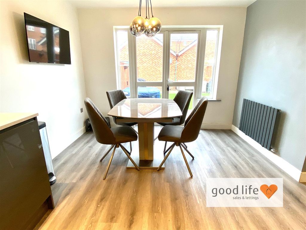 Property photo 3 of 19 20251115_112201263_Ios122Aylesfordmews.Jpg