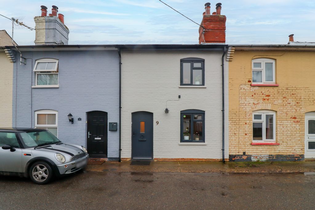 Property photo 2 of 20