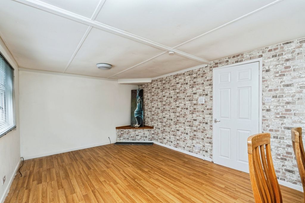 Property photo 3 of 20 Pbox-Img.Jpg