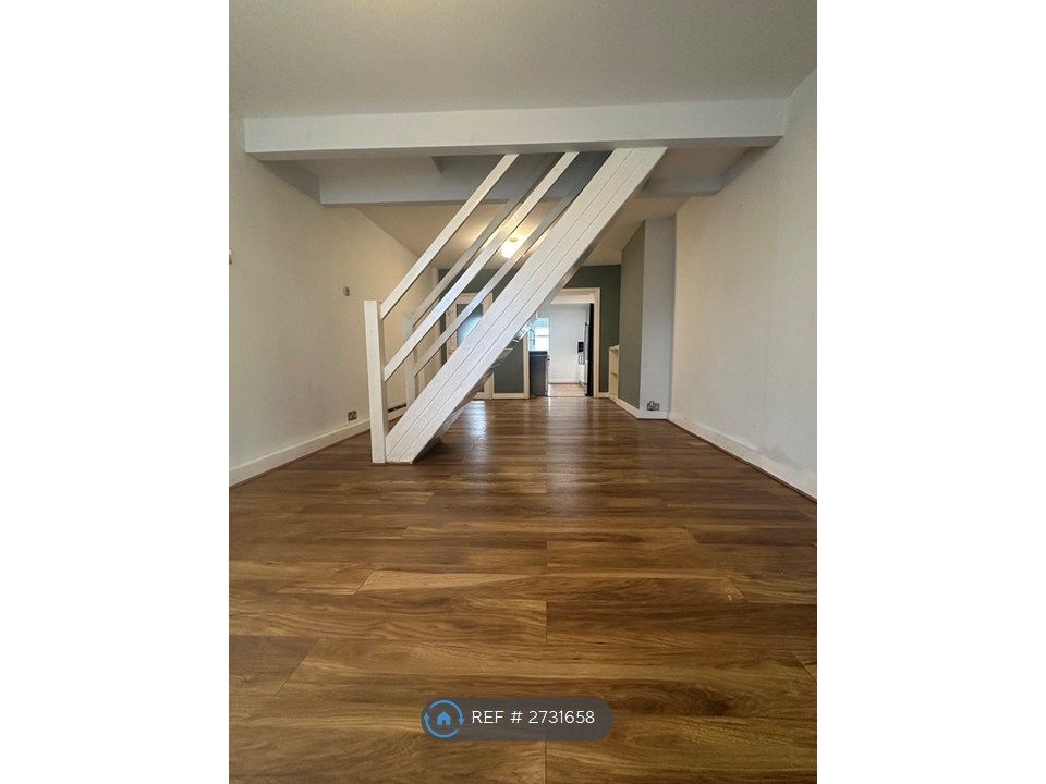 Property photo 2 of 10 Living Room