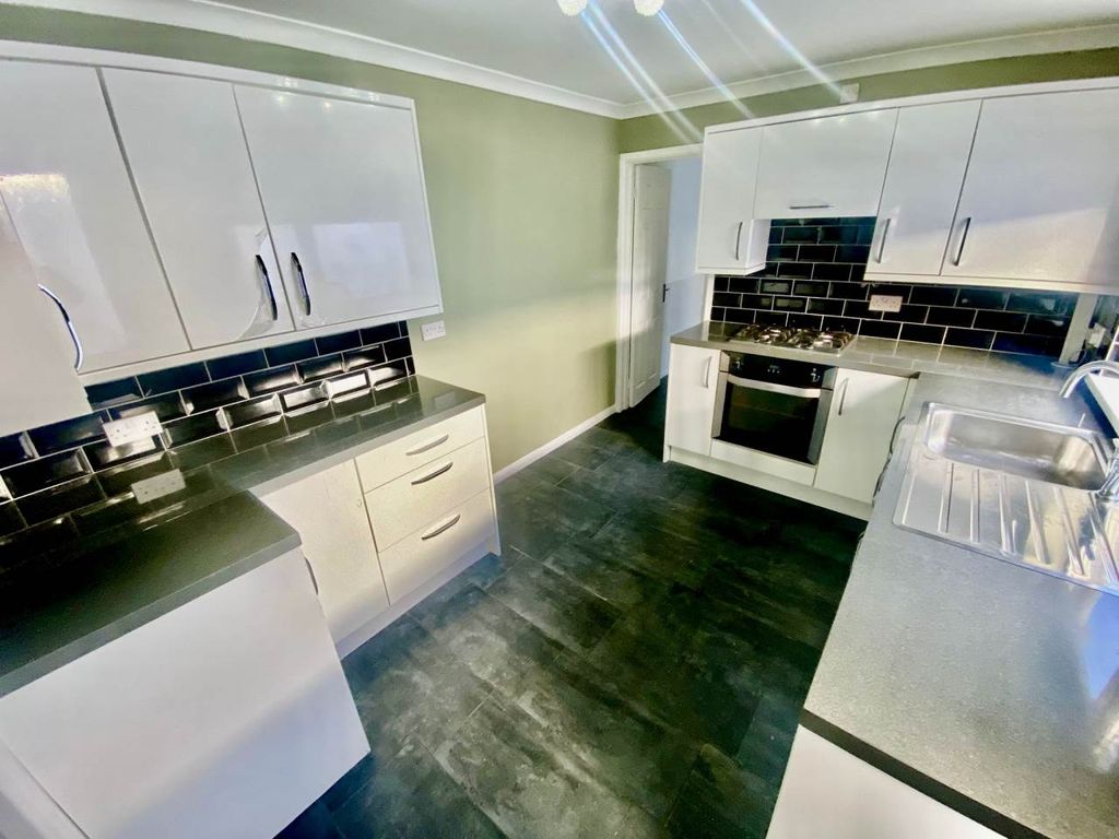 Property photo 2 of 15 E93d2E47-Dd11-4Ef2-9092-003Efed5A70c