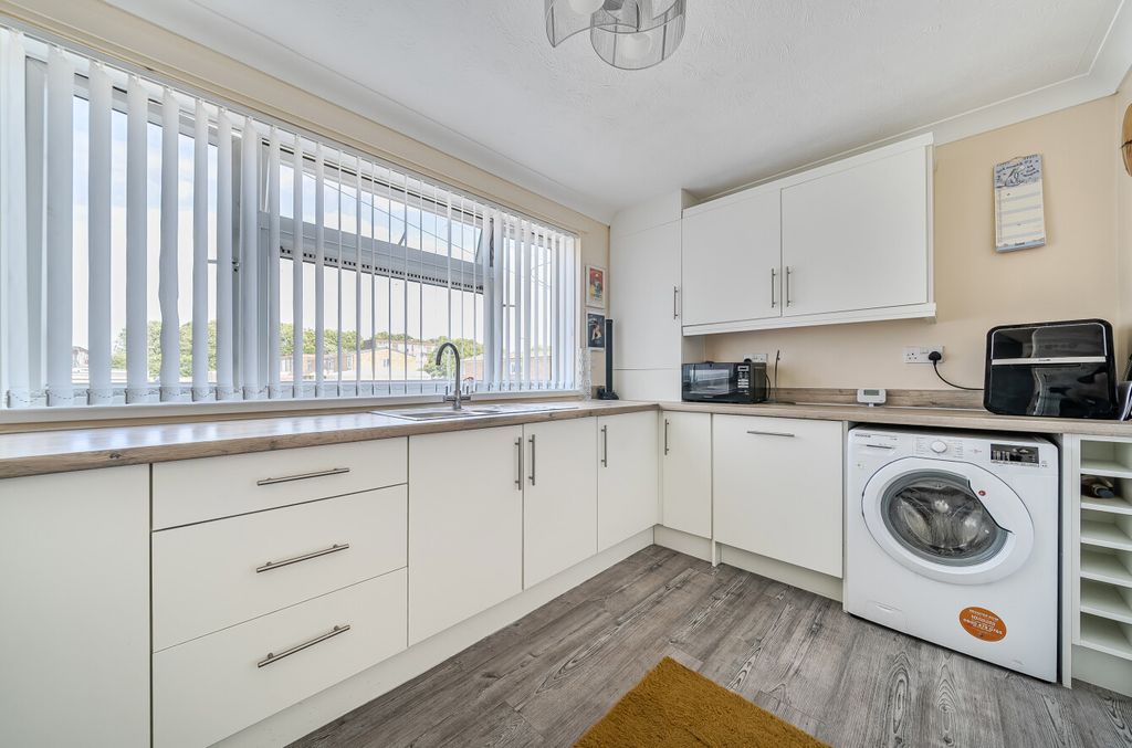 Property photo 3 of 11 1321514-4-68752Db...