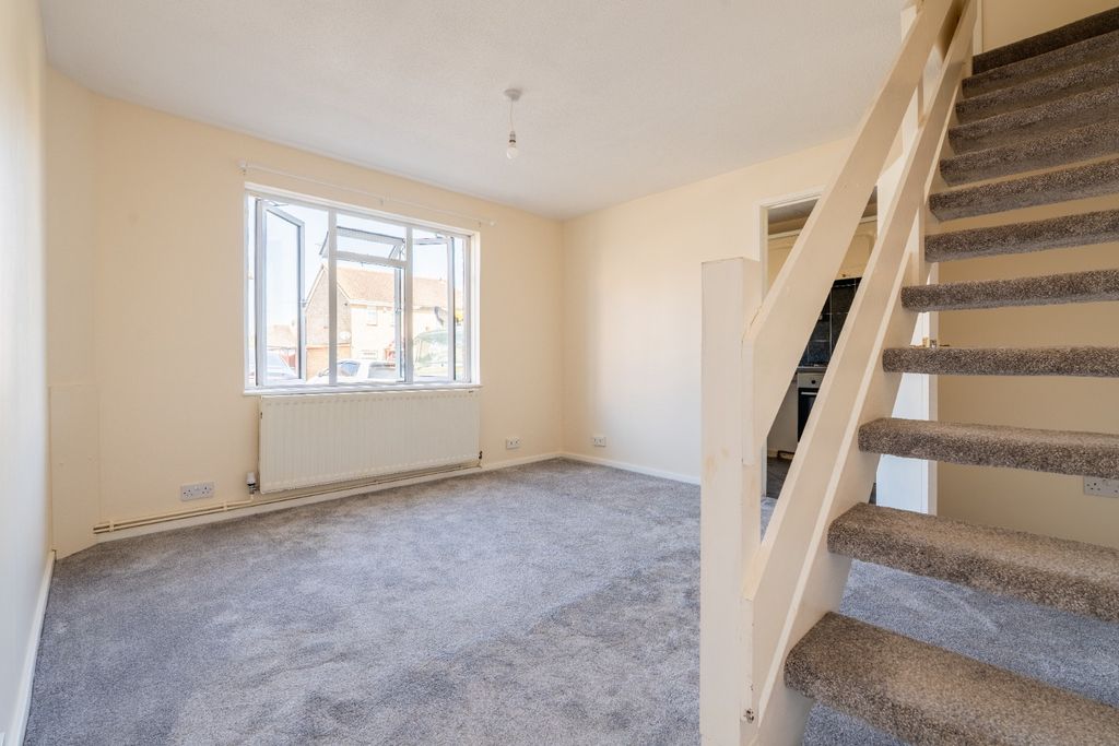 Property photo 2 of 12 4477782