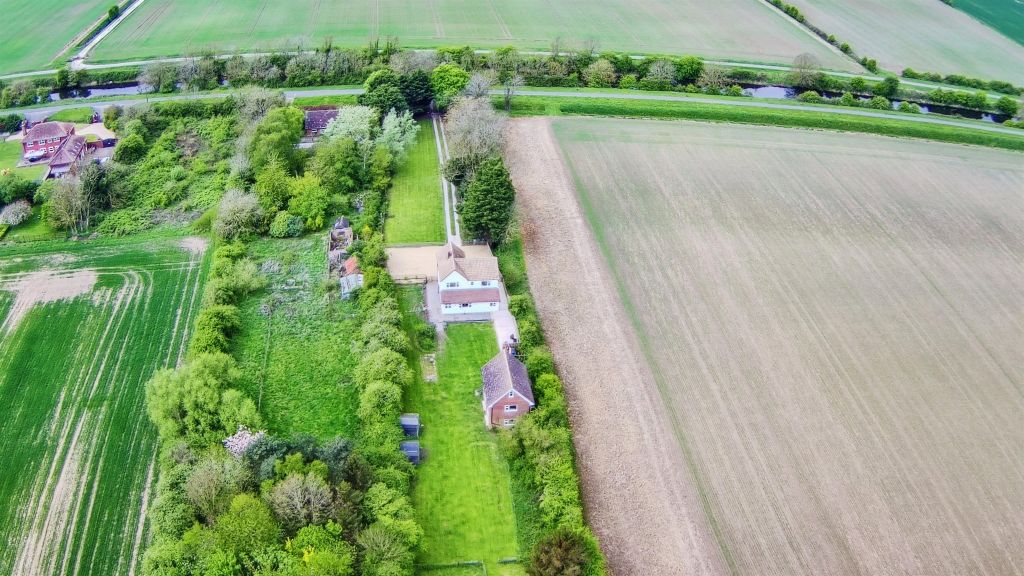 Property photo 2 of 25