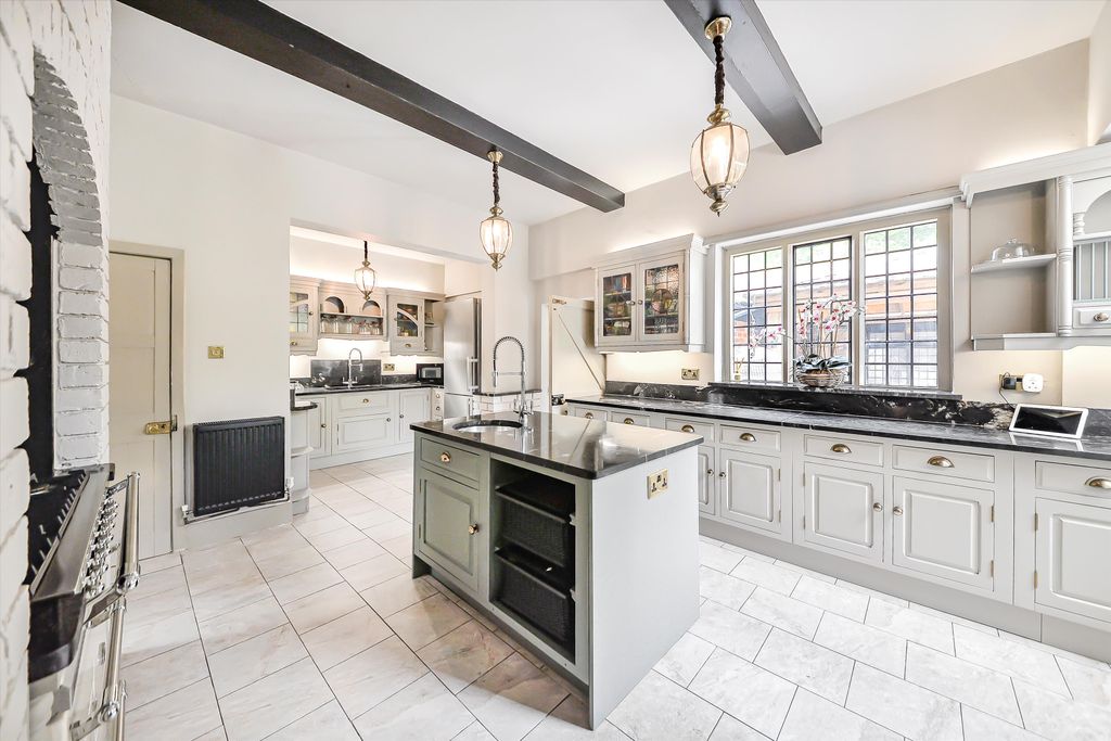 Property photo 2 of 48 Image